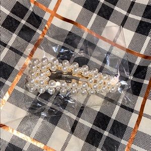 Alana Barrette  - @bitchylilthings - Pearl